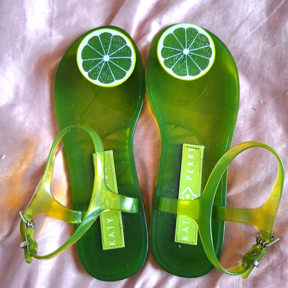 Katy Perry Size 7 Geli Flat Sandals in Lime Green 💚